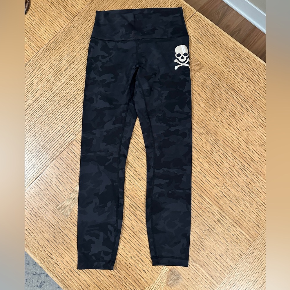 Lululemon Camouflage Leggings size 6